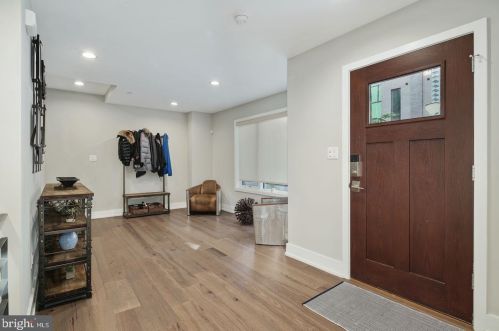 608 3rd St, Philadelphia, PA 19123-2902