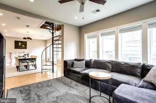 1511 Delmont Ln, Silver Spring MD 20912-7036 exterior