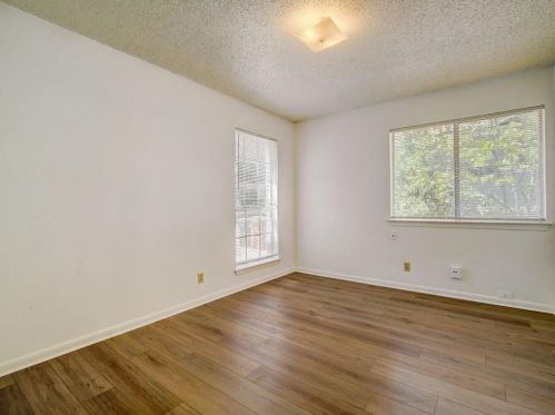 404 Dittmar Rd, Austin TX  78745-7004 exterior