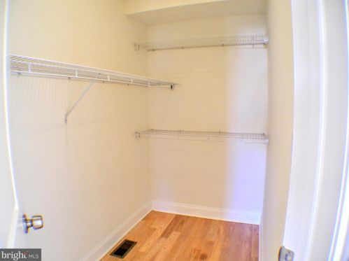 546 Manton St, Philadelphia PA 19147-5118 exterior