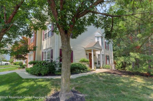 21 Durant Ave, Holmdel Village, NJ 07733-2735