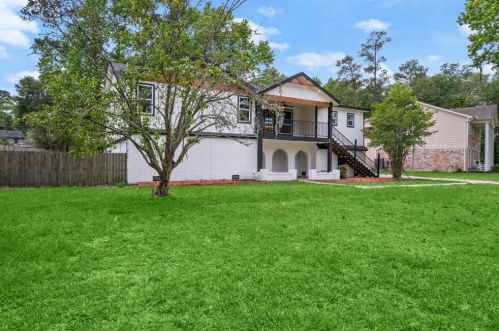 302 Brk Holw Dr, Conroe TX  77385-9107 exterior