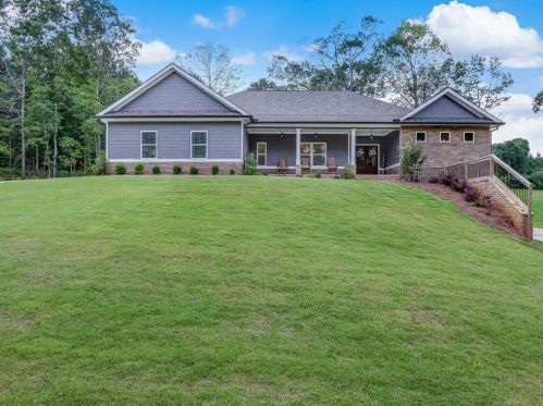 2972 Beards Rd, Buford, GA 30518-1402