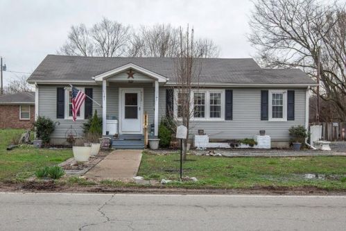 9512 Lyles Ln, Lyles, TN 37098-1618