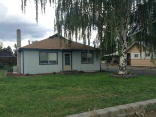 309 Goodlander Rd, Selah, WA 98942-9436