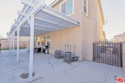 44034 Marbella St, Lancaster CA 93536-6856 exterior