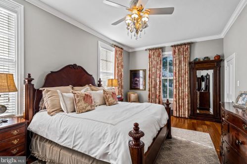 114 Kings Hwy, Tavistock NJ 08033-1981 exterior