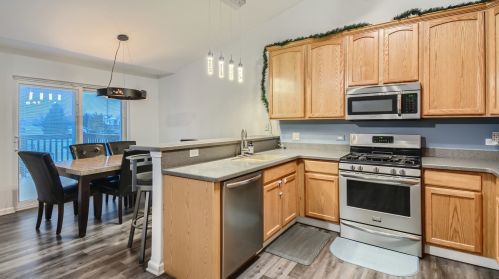 1853 Waters Edge Dr, Minooka, IL 60447-8266
