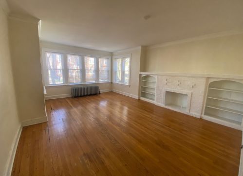 1945 Birchwood Ave, Chicago, IL 60626-1529