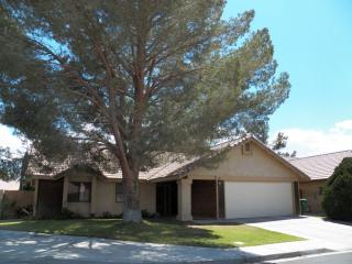 419 Mt Rainier Pl, Ridgecrest, CA 93555-3182