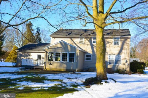 1949 Rachael Dr, Lancaster PA  17601-3627 exterior