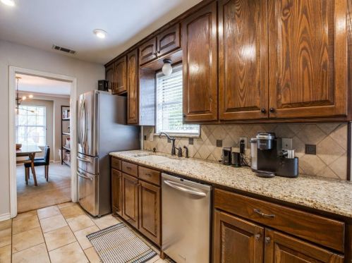 9733 Estate Ln, Dallas TX  75238-1849 exterior