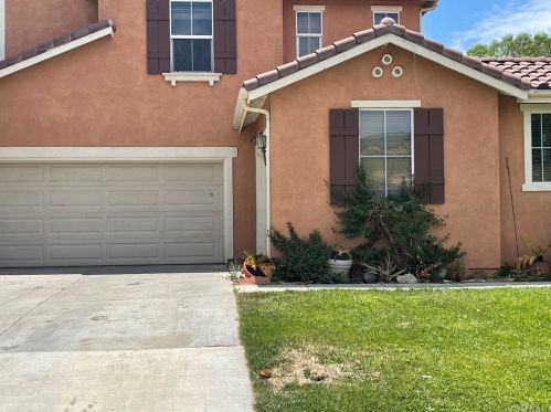121 Quartz Ln, Perris, CA 92570-7268