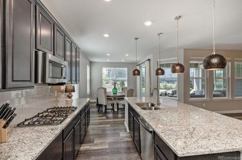 27938 Clifton Pl, Denver CO  80016 exterior