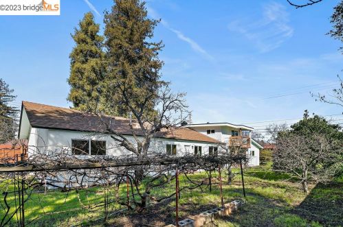 1005 Oak Grove Rd, Concord CA  94518-3004 exterior