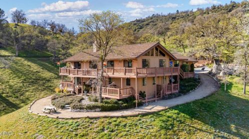 24741 Deertrail Dr, Tehachapi, CA 93561-7492