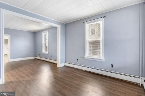 1012 Monroe St, Harrisburg, PA 17113-1570