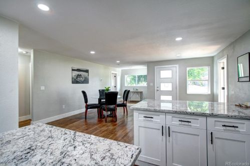 2811 Cook St, Denver CO  80205-5012 exterior