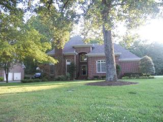106 Blantonwood Dr, Tullahoma, TN 37388-5801