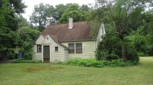 13 Circle Dr, Unionville, CT 06013-2518