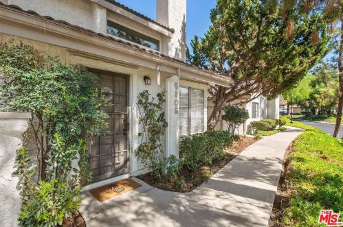 6805 Poppyview Dr, Calabasas, CA 91377-3928