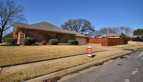 1317 Briarhaven Dr, Bedford, TX 76021-2445