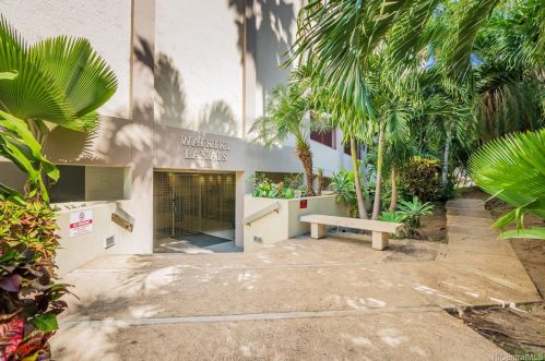 2452 Tusitala St, Honolulu HI  96815-3154 exterior