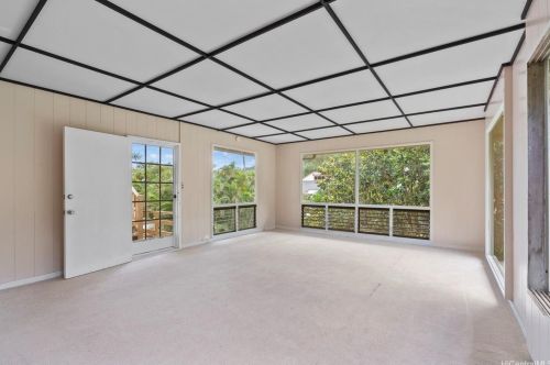 3430 Kaohinani Dr, Honolulu HI  96817-1022 exterior