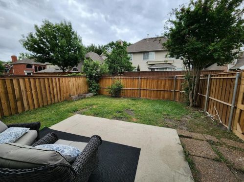 306 Santa Fe Trl, Irving TX  75063-6888 exterior