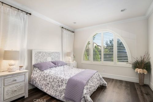 22 Shadybend, Irvine CA  92602-0844 exterior