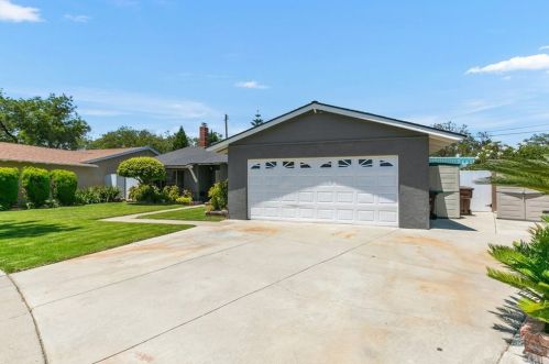 1525 Grace Pl, Santa Ana, CA 92701-3221