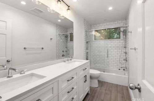1566 Hillside Dr, Glendale CA  91208-2456 exterior