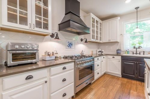 1648 Beacon Hill Blvd, Atlanta GA  30329-2556 exterior