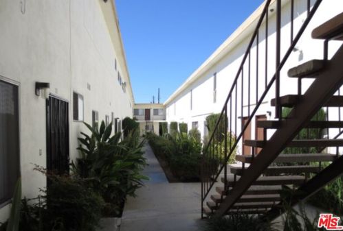 13311 Kornblum Ave, Hawthorne CA  90250-6276 exterior