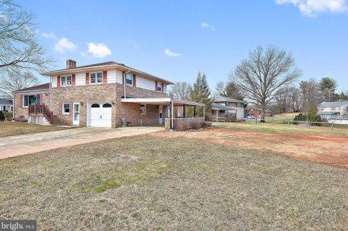 1791 Sapphire Rd, York, PA 17408-4444