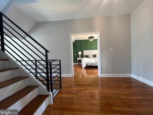 6805 11 St, Philadelphia PA 19147-1244 exterior