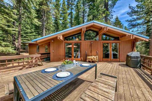 11576 Chamonix Rd, Truckee CA  96161-6413 exterior