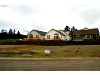 508 Fairway Estates Dr, Sutherlin, OR 97479-8815