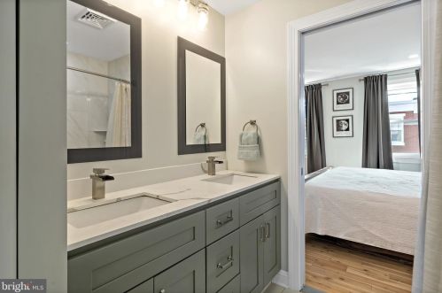 1804 4th St, Philadelphia PA  19122-2202 exterior