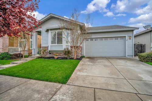 8039 Leno Dr, Windsor, CA 95492-7739