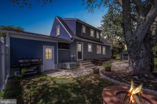 98 Village Ln, Walmsley, VA 22435-2539