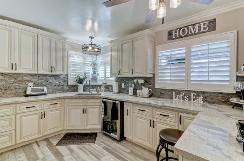 10708 El Arco Dr, Whittier, CA 90603-2432