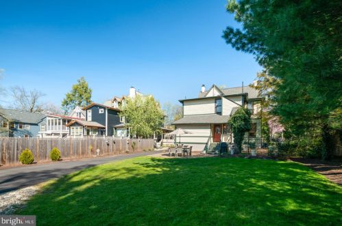 316 Washington Ave, Tavistock NJ 08033-3327 exterior