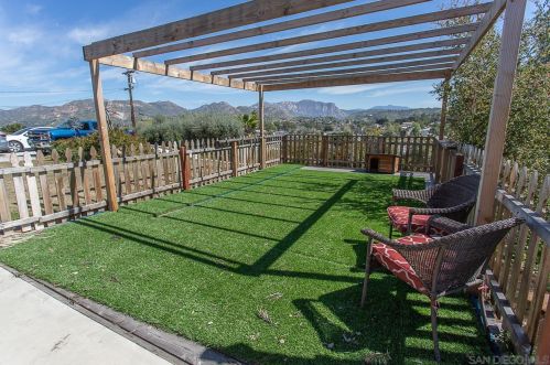 12524 Lemon Crest Dr, Lakeside, CA 92040-4130