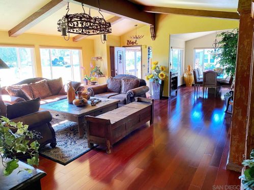 3431 Don Alberto Dr, Carlsbad, CA 92010-3902