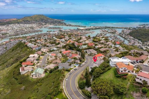1020 Kaluanui Rd, Honolulu HI  96825-1323 exterior