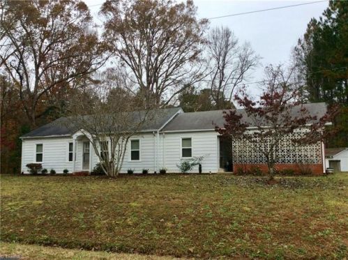 5976 Old State Hwy, Asheboro, NC 27205