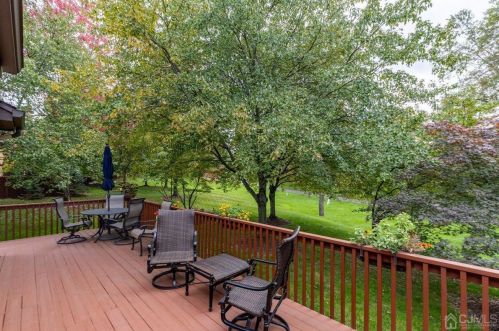 305 Sayre Dr, Princeton NJ  08540-5872 exterior