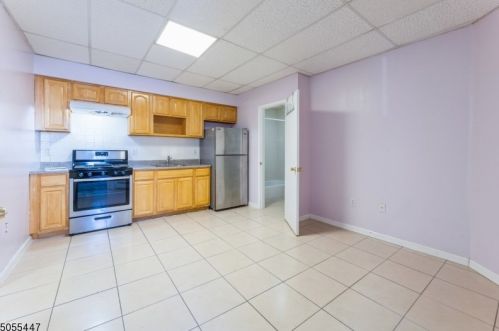 102 16th St, Paterson NJ 07524-2009 exterior