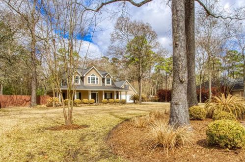 33 Timber Ln, Conroe, TX 77384-3124
